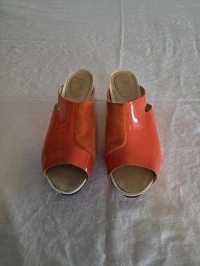 Tsubo Women's Orange Open-Toe Slide Sandals, Small Dark Spot On Left Top